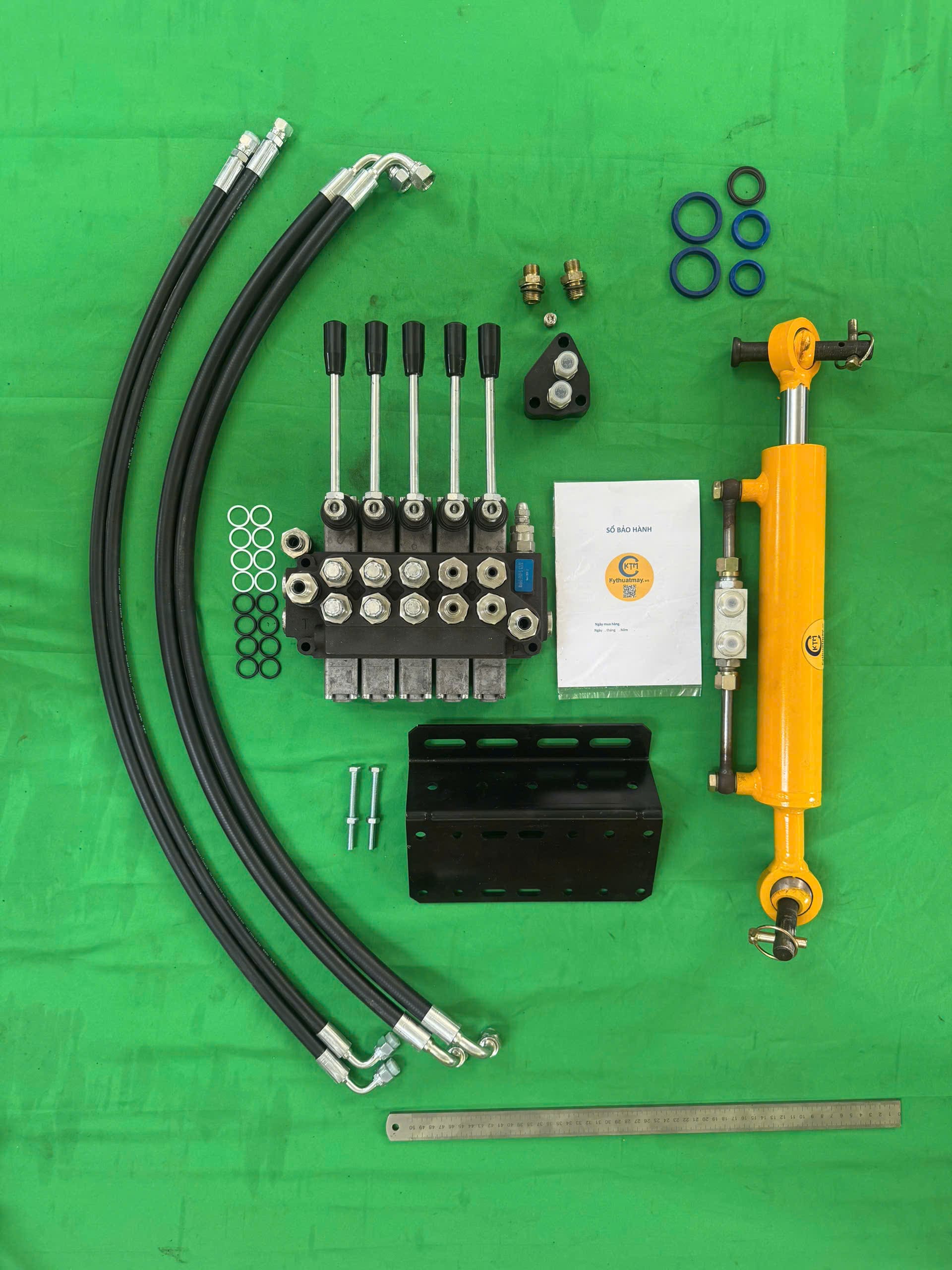 COMBO VAN 5 TAY 1 TY GIỮA KTM 